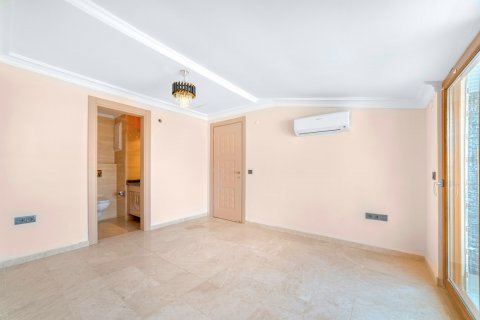 آپارتمان در  Kestel ، ترکیه 114 متر مربع.  شماره 207353 - 14