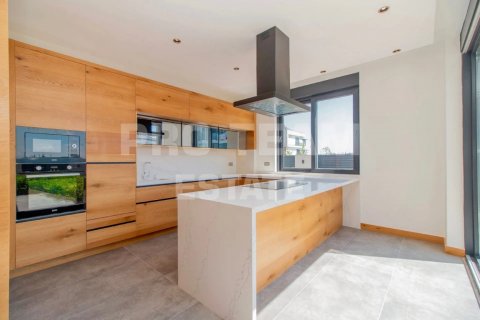 Продажа виллы  в Дёшемеалты, Анталье, Турция 5 комн., 200м2, №211674 – фото 11