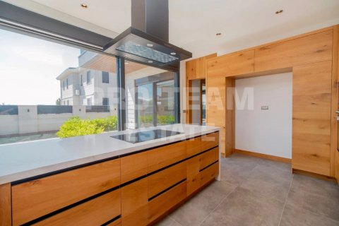 Продажа виллы  в Дёшемеалты, Анталье, Турция 5 комн., 200м2, №211674 – фото 13