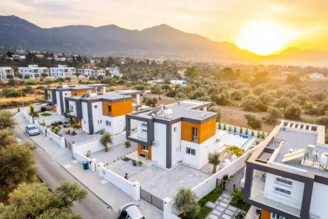 Продажа виллы  в Гирне, Северный Кипр 4+1, 200м2, №190792 – фото 1