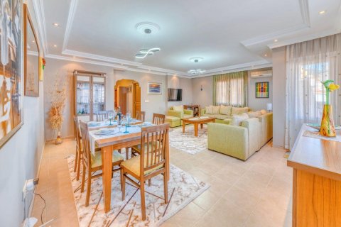 آپارتمان در  Alanya ، ترکیه 180 متر مربع.  شماره 207398 - 2