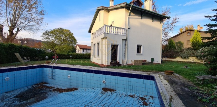 5+1 Villa in Zekeriyakoy, Istanbul, Türkei Nr. 147440
