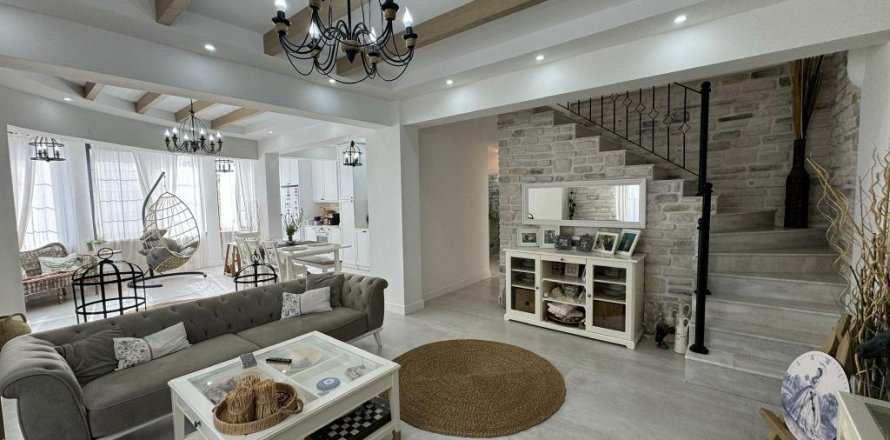 Вилла  5-х ком. в Авсалларе, Анталья, Турция №210130