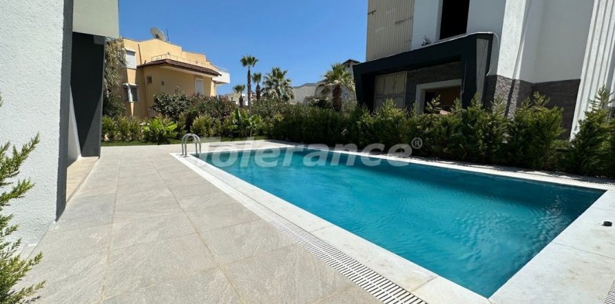 3+1 Villa  in Belek, Antalya, Turkey No. 132194