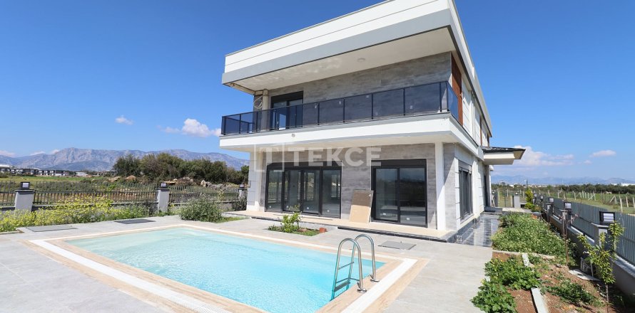 6+1 Villa  in Dosemealti, Antalya, Turkey No. 133003