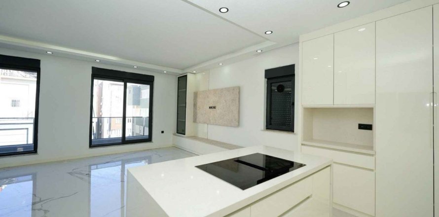 2+1 Apartment  in Konyaalti, Antalya, Turkey No. 210383