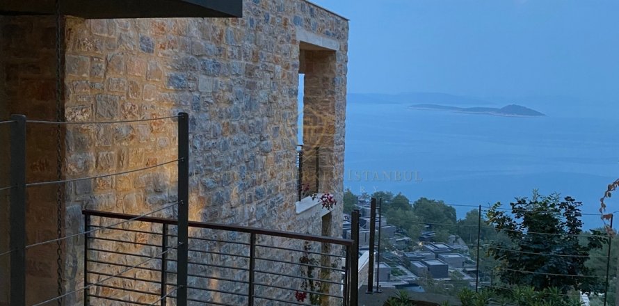 آپارتمان در  Mugla ، ترکیه 3 خوابه ، 200 متر مربع.  شماره 131281