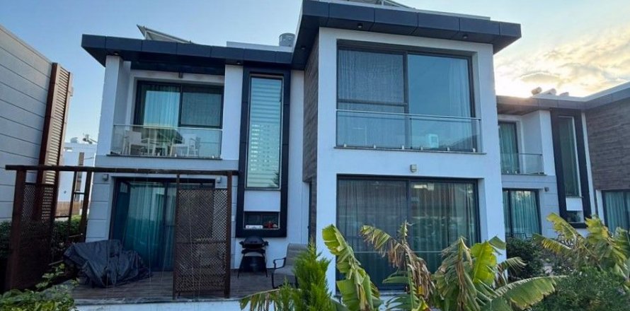 Villa  i Alsancak, Girne,  Nr. 210630