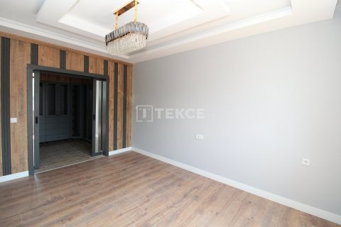 4+1 Lägenhet  i Ciftlikkoy, Yalova, Turkiet Nr. 151024 - 12