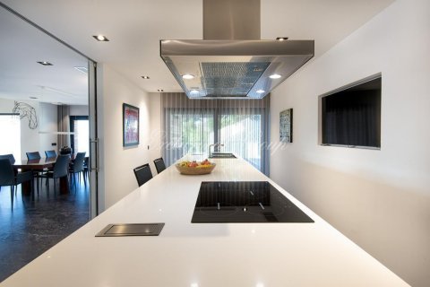 5+1 Villa  in Bodrum, Mugla, Türkei Nr. 210515 - 13