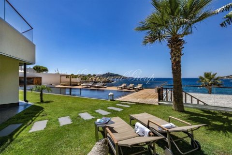 5+1 Villa  in Bodrum, Mugla, Türkei Nr. 210515 - 17