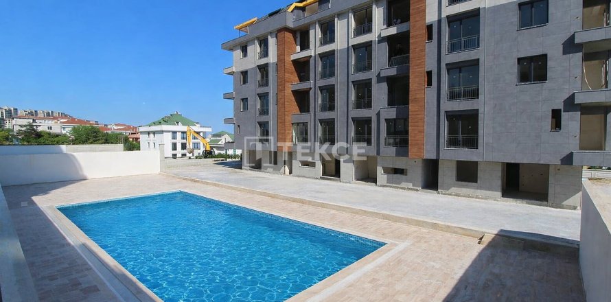 2+1 Apartment  in Beylikduezue, Istanbul, Turkey No. 190072