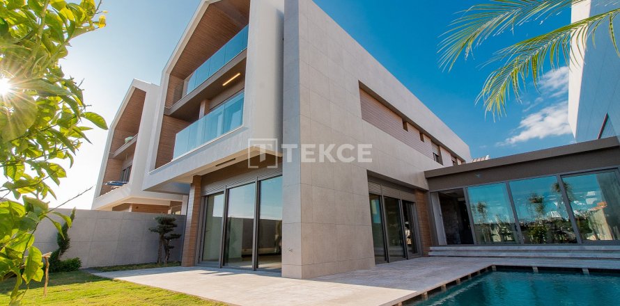 Villa  6+1  Antalya, Türkiye №193632