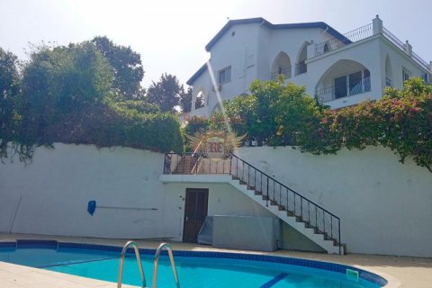 Продажа виллы  в Гирне, Северный Кипр 4+1, 400м2, №192792 – фото 1