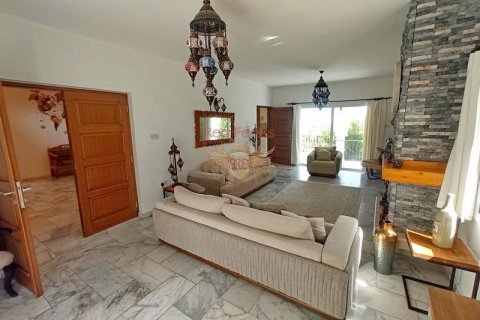 Продажа виллы  в Гирне, Северный Кипр 4+1, 400м2, №192792 – фото 13