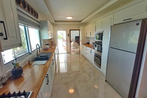 Продажа виллы  в Гирне, Северный Кипр 4+1, 400м2, №192792 – фото 4