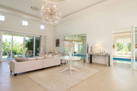 Продажа виллы  в Гирне, Северный Кипр 3+1, 400м2, №192790 – фото 4