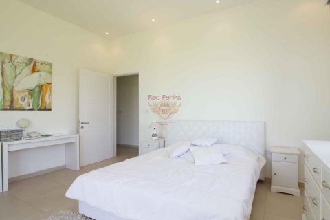 Продажа виллы  в Гирне, Северный Кипр 3+1, 400м2, №192790 – фото 14