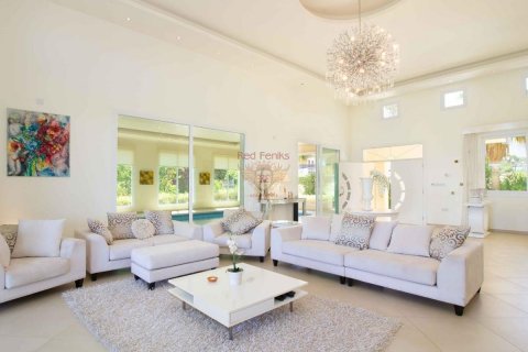 Продажа виллы  в Гирне, Северный Кипр 3+1, 400м2, №192790 – фото 8