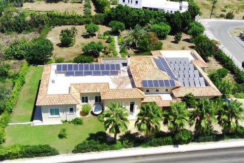 Продажа виллы  в Гирне, Северный Кипр 3+1, 400м2, №192790 – фото 25