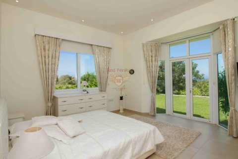 Продажа виллы  в Гирне, Северный Кипр 3+1, 400м2, №192790 – фото 16