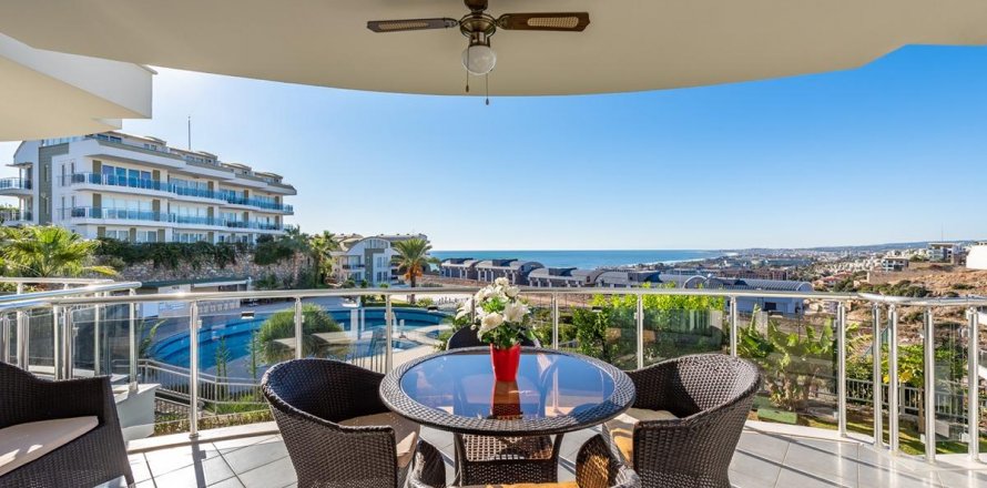 Квартира  3-х ком. в Аланье, Анталья, Турция №208437