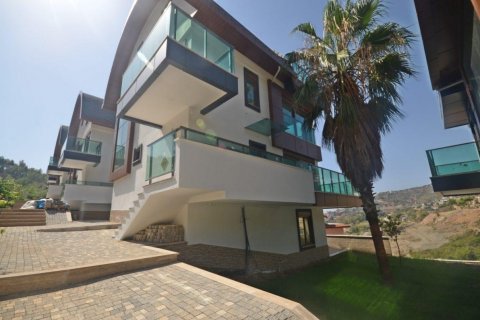 Продажа виллы  в Бекташе, Аланье, Анталье, Турция 7 комн., 367м2, №209352 – фото 1