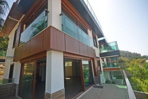 Продажа виллы  в Бекташе, Аланье, Анталье, Турция 7 комн., 367м2, №209352 – фото 2