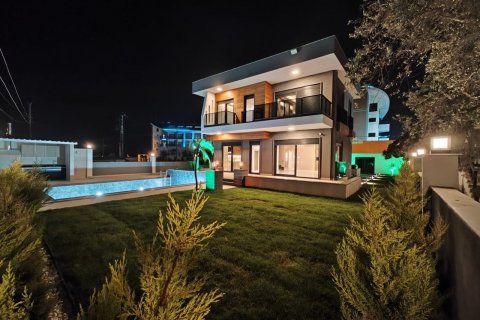 Продажа виллы в Анталье, Турция 5 комн., 400м2, №188692 – фото 2