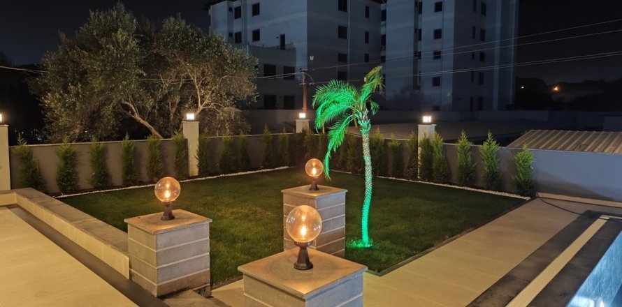 Вилла 5-х ком. в Анталье, Турция №188692