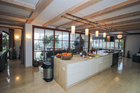 Продажа виллы  в Тепе, Аланье, Анталье, Турция 7 комн., 390м2, №208677 – фото 28