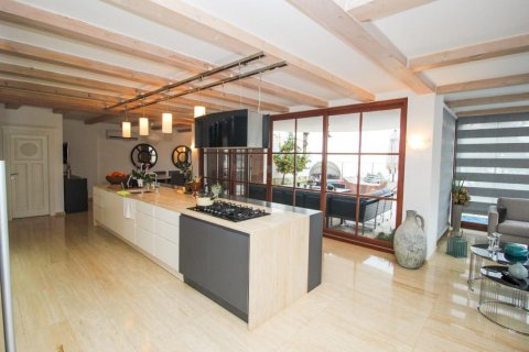 Продажа виллы  в Тепе, Аланье, Анталье, Турция 7 комн., 390м2, №208677 – фото 25