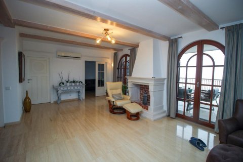 Продажа виллы  в Тепе, Аланье, Анталье, Турция 7 комн., 390м2, №208677 – фото 4