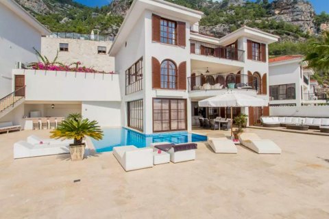 Продажа виллы  в Тепе, Аланье, Анталье, Турция 7 комн., 390м2, №208677 – фото 1