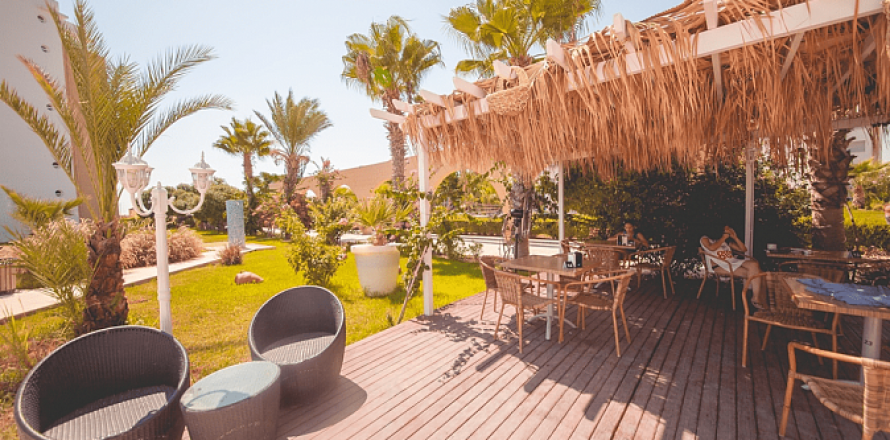 Apartment  in Iskele, Northern Cyprus No. 210601