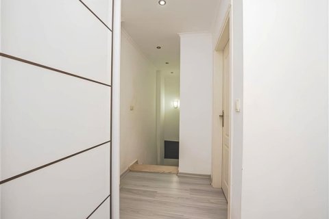 2+1 Takvåning  i Mahmutlar, Antalya, Turkiet Nr. 194321 - 8