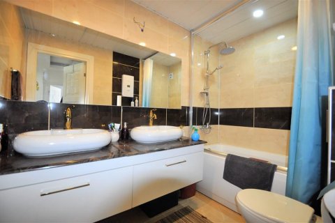 آپارتمان در Mahmutlar ، ترکیه 120 متر مربع. شماره 208598 - 15