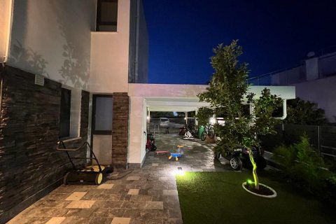 Villa for sale in Famagusta, Northern Cyprus, 4 bedrooms, 220m2, No. 190739 – photo 3