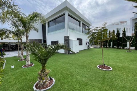 Villa for sale in Famagusta, Northern Cyprus, 4 bedrooms, 220m2, No. 190739 – photo 19