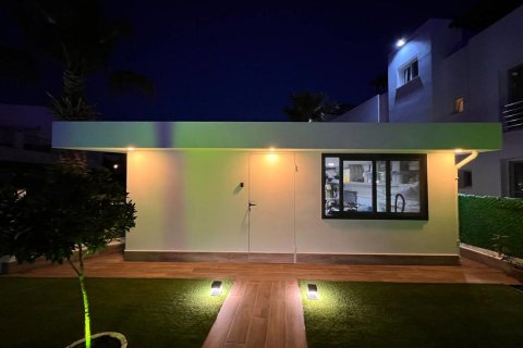 Villa for sale in Famagusta, Northern Cyprus, 4 bedrooms, 220m2, No. 190739 – photo 5