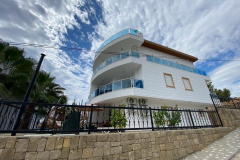 Продажа виллы  в Авсалларе, Анталье, Турция 4 комн., 220м2, №208916 – фото 1