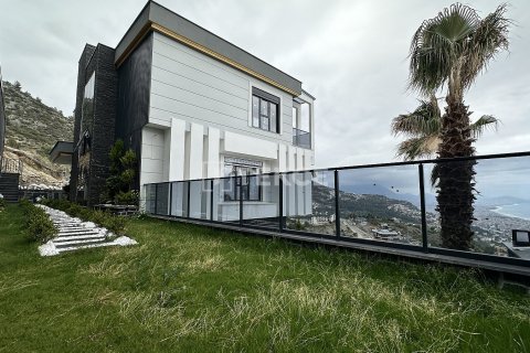 Villa for sale  in Alanya, Antalya, Turkey, 5 bedrooms, 280m2, No. 120960 – photo 1