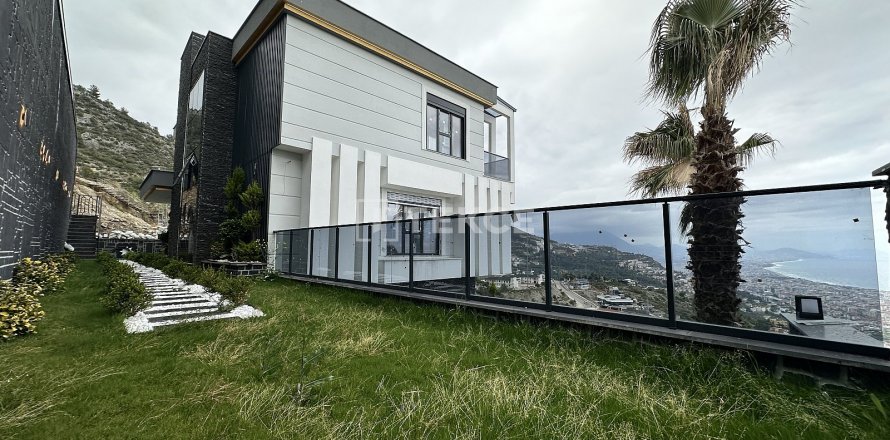 5+2 Villa  in Alanya, Antalya, Turkey No. 120960