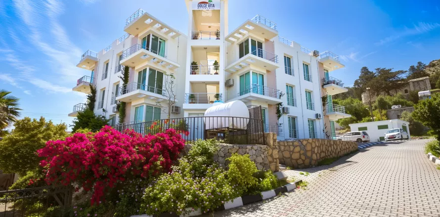 Apartment  in Alsancak, Girne, Northern Cyprus No. 211017