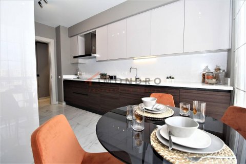 4+1 Lejlighed  i Cekmekoy, Istanbul, Tyrkiet Nr. 184401 - 14