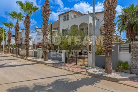 Продажа виллы  в Кадрие, Анталье, Турция 5 комн., 190м2, №210437 – фото 1