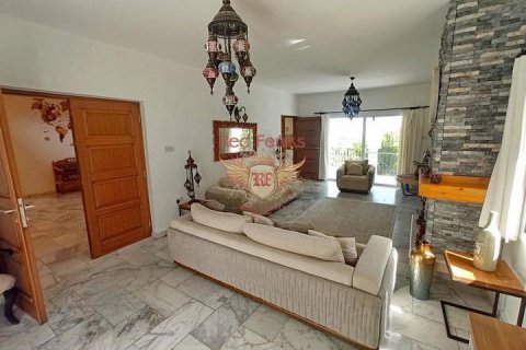 Продажа виллы  в Гирне, Северный Кипр 4+1, 400м2, №192805 – фото 13