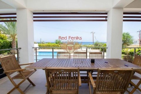 ویلا در  Girne ، ترکیه 5 خوابه ، 500 متر مربع.  شماره 192801 - 7