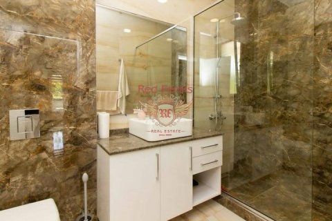 ویلا در  Girne ، ترکیه 5 خوابه ، 500 متر مربع.  شماره 192801 - 12