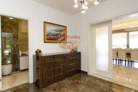 ویلا در  Girne ، ترکیه 5 خوابه ، 500 متر مربع.  شماره 192801 - 13